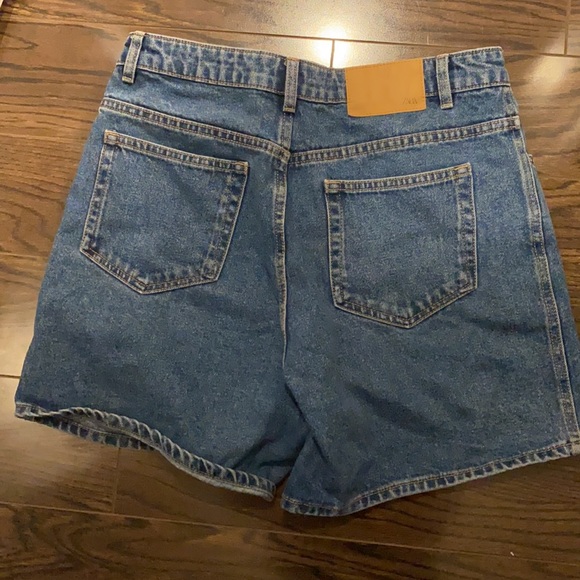 Zara mom jean shorts size 8 - Picture 2 of 2